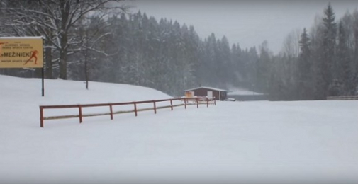 Šīsdienas video (22.02.2016.) no sniegotā sacensību centra, kur 27. februārī gaidāms tautas slēpojums "Alūksne"