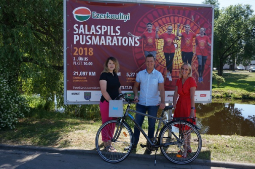 Skrien un mājās brauc ar velosipēdu!