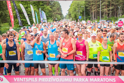 Ventspils maratona uzvara Kristapam Bērziņam un Baibai Ažuselei