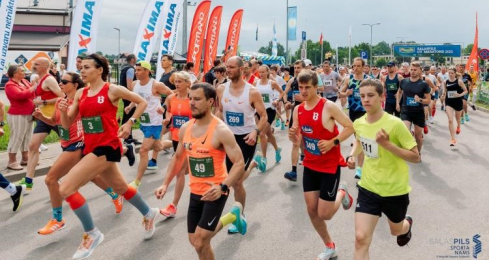 Skrējēji “Ezerkauliņu” Salaspils pusmaratonā tiekas jau astoto reizi